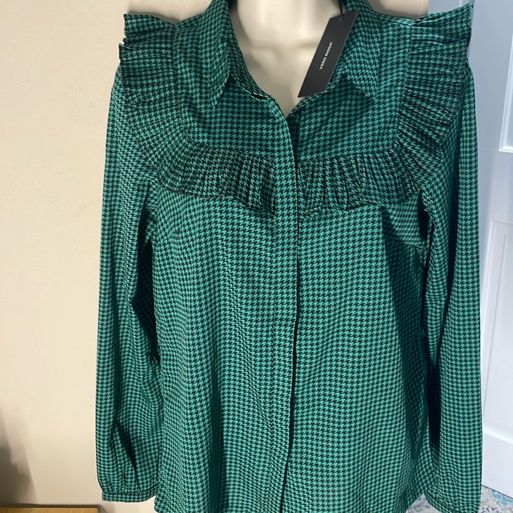 Sale! Vero Moda green houndstooth ruffle button down